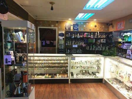Recked Smoke Shop