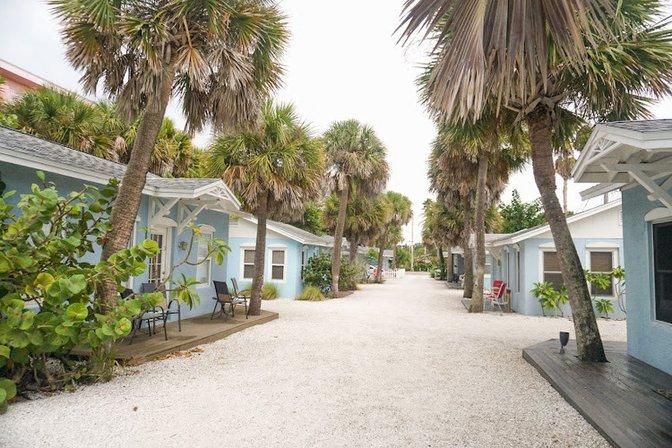 Blue Heron Cottages Inn