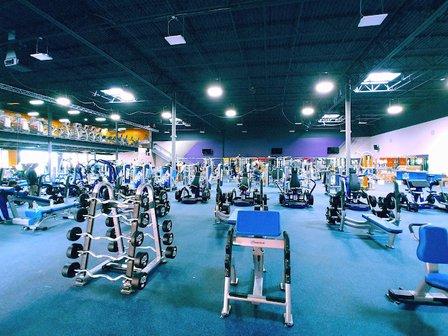 Crunch Fitness - Riverview