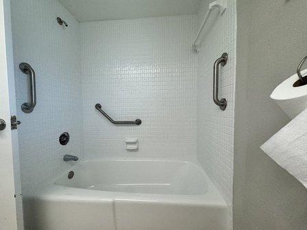 Refinish Bathtub - Bogart int LLC