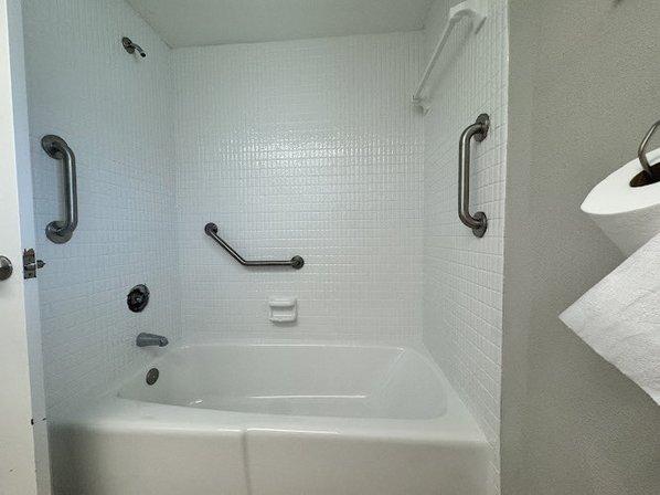 Refinish Bathtub - Bogart int LLC