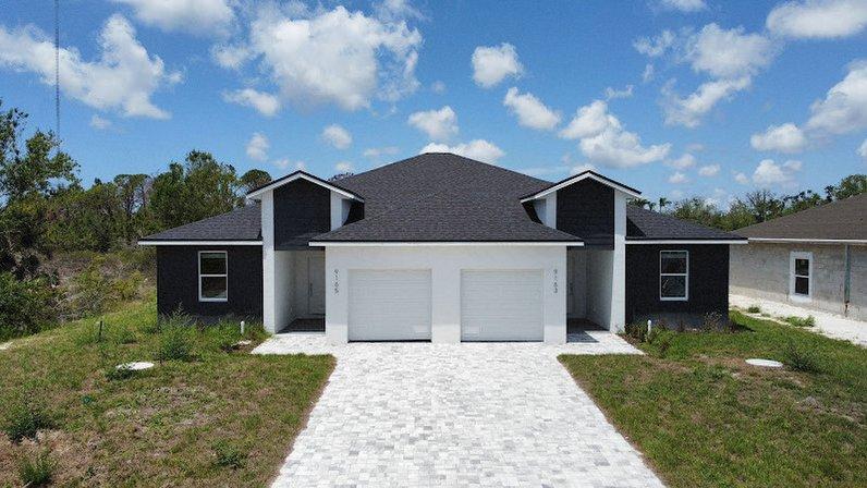 WOMEN HOME BUILDERS