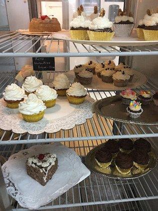Claudia's Heavenly Flans & Cakes