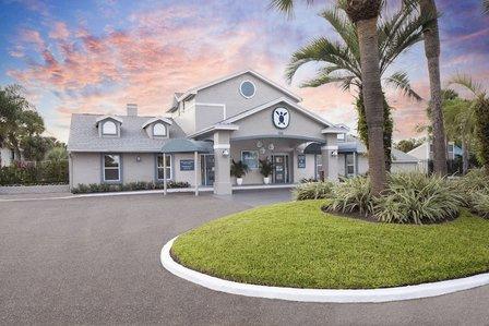 The Bahia Apartments