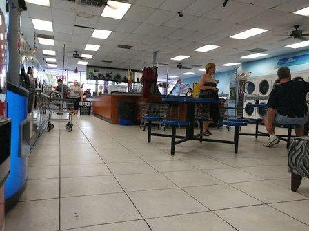 Corner Wash Club LAUNDRY