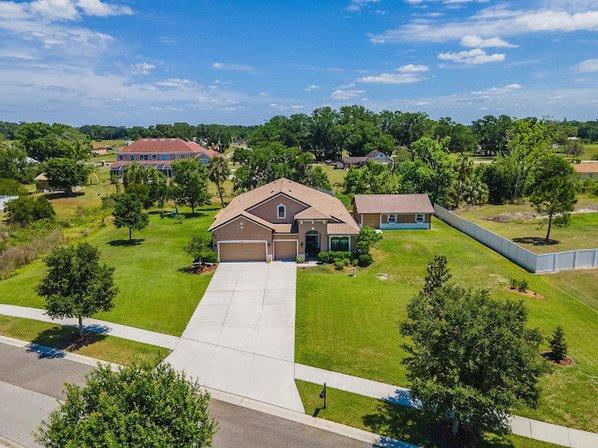 Christina Vallianos, RE/MAX Realty Unlimited
