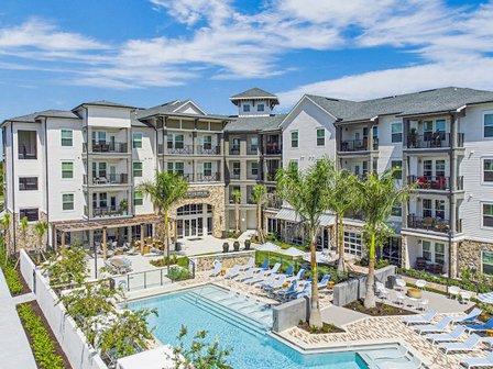Rowan Pointe | Luxury Apartments