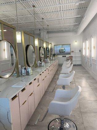 Sip & Dry - A Blow Dry Bar