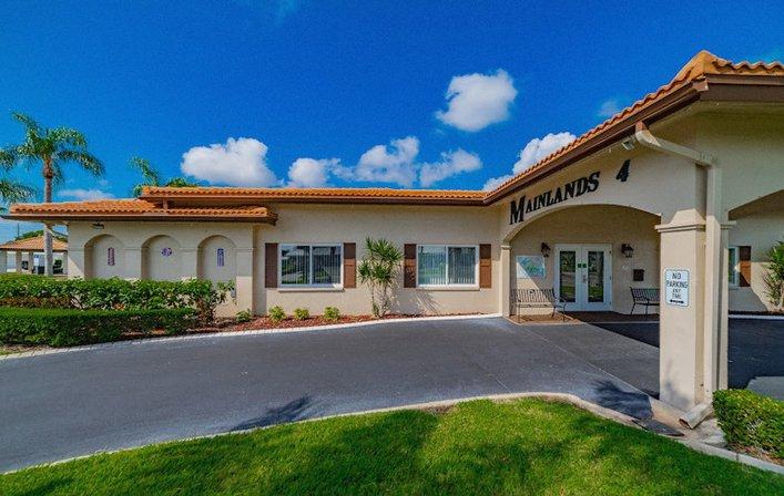 Mainlands Unit 4 Clubhouse