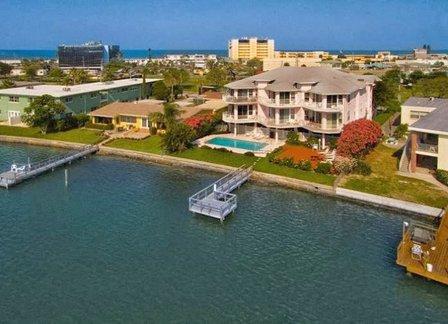Resort Rentals / Resort Realty