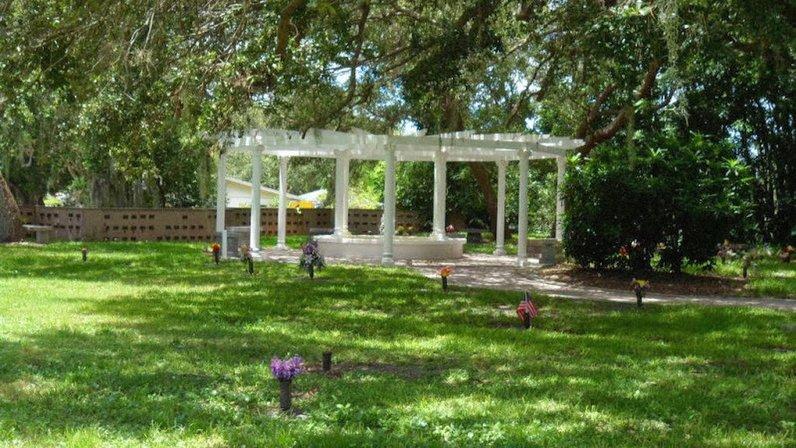 Woodlawn Memory Gardens
