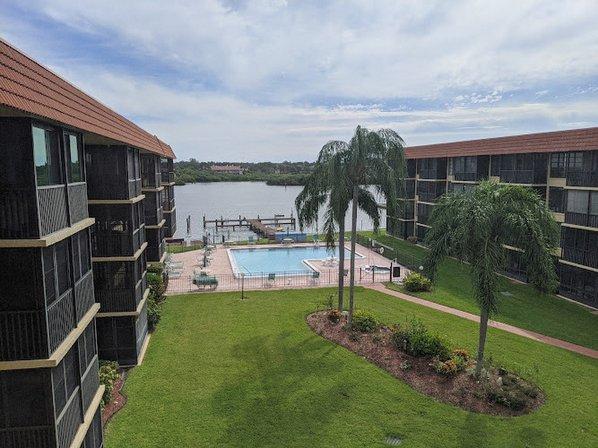 Bay Mariner Condominiums
