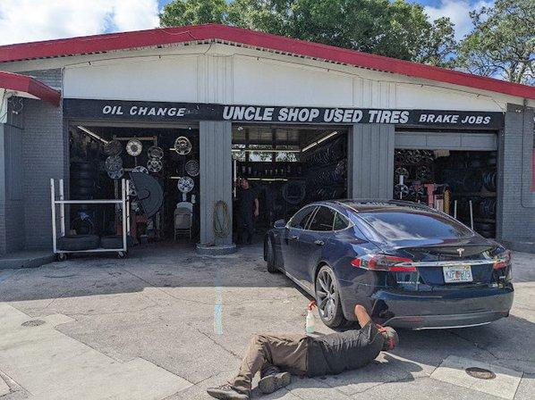 Uncle's Shop