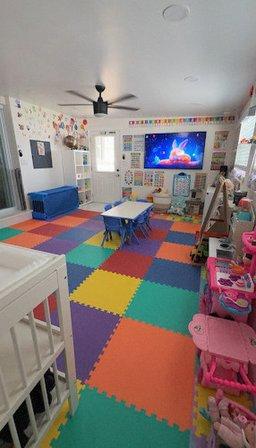 Mi Pequeño Universo LLC Family Daycare