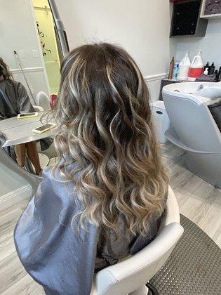 Grandeur Hair Design in Wesley Chapel