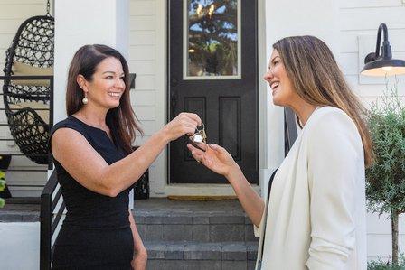 Jacqueline Schroeder, RE/MAX ALLIANCE GROUP