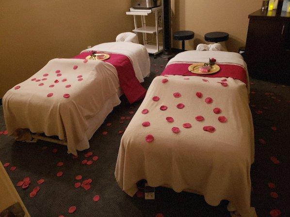 Hand & Stone Massage and Facial Spa