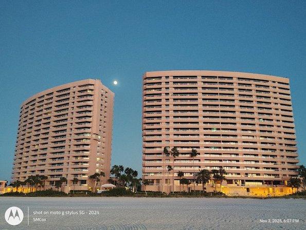 Crescent Beach Club