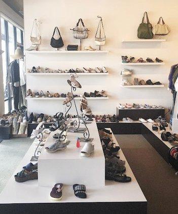 Deborah Kent's Women's Apparel