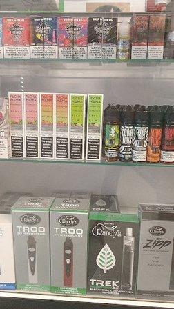 Largo Smoke Shop - Disposable Vapes (Elfbar), Delta 8, Glass, Kratom, Grinders & More...