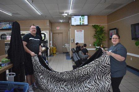 Commercial Laundry Tampa Bay and Laundromat (Speed Wash)
