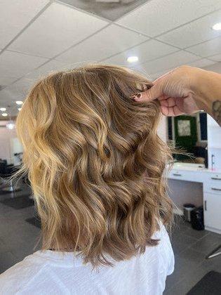Mane Vibes Salon