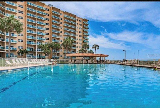 Regatta Beach Club Condominium