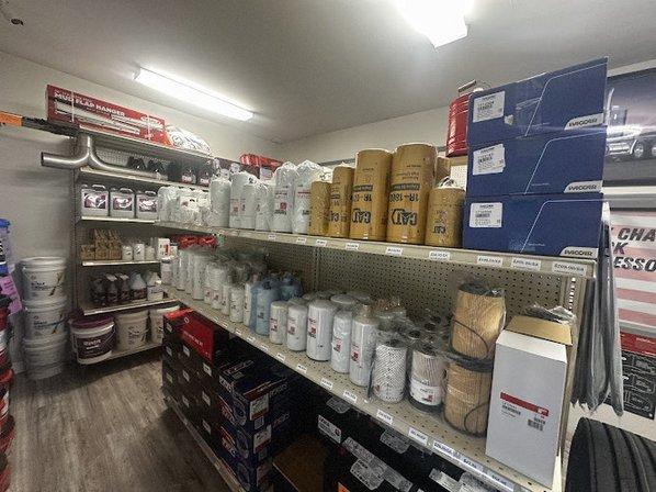 ML Wesley Chapel Truck Parts & Accessories Inc