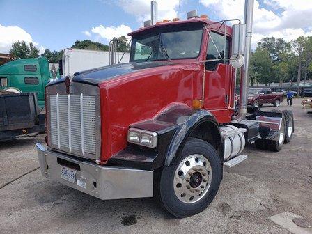 F M Trucks & Equipment