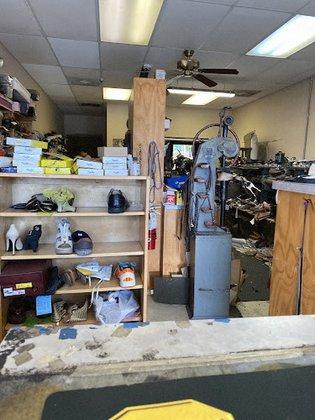 Lee's Shoe Repair