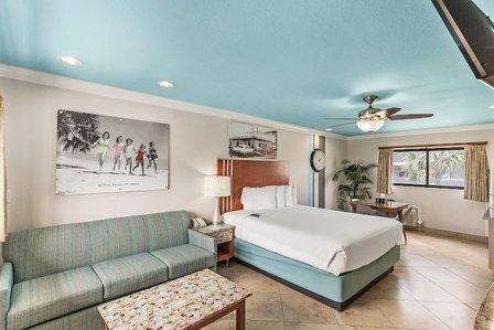 Plaza Beach Hotel - Beachfront Resort
