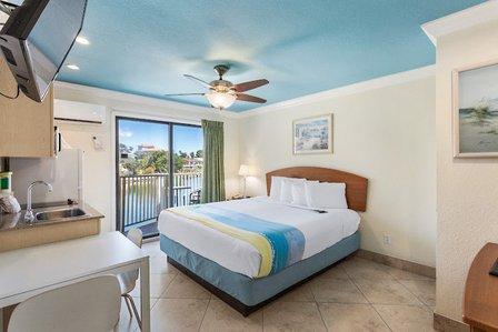 Bayview Plaza Waterfront Resort