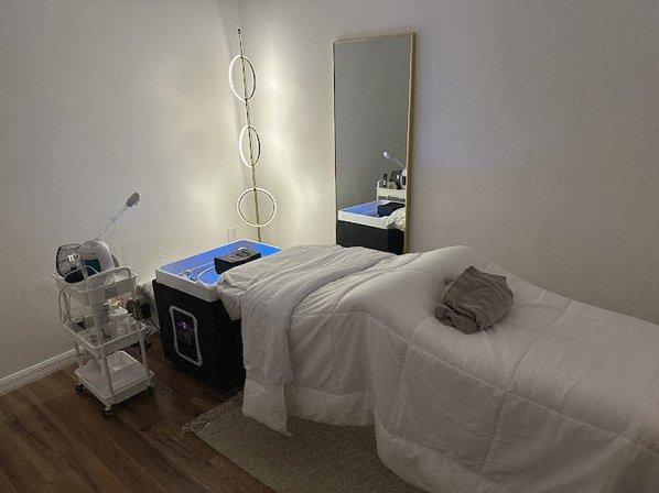Luxe Beauty Head Spa