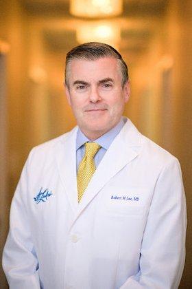 Robert M Lee, MD
