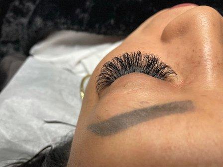 Nails & Lash Queens