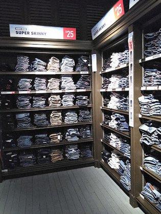 Hollister Co.