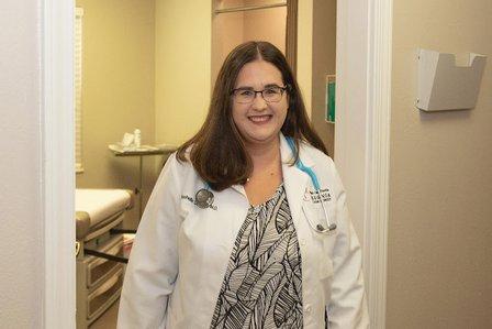 Reshelle Pena, MD