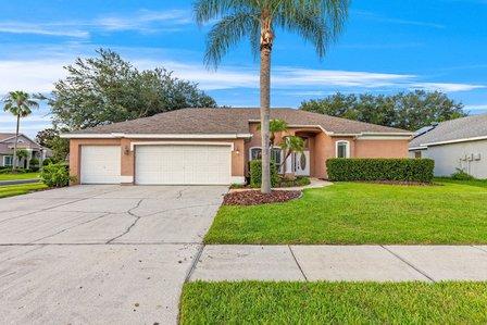 Chrissy Nieves, Realtor®
