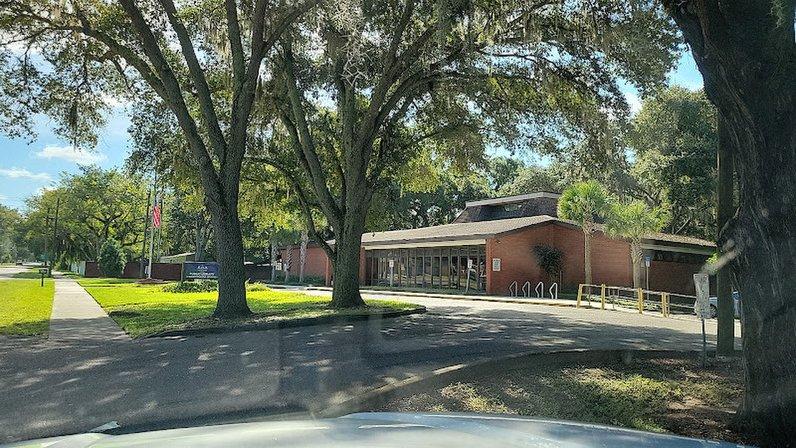 Thonotosassa Branch Library
