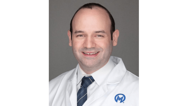 Daniel E Oliver, MD
