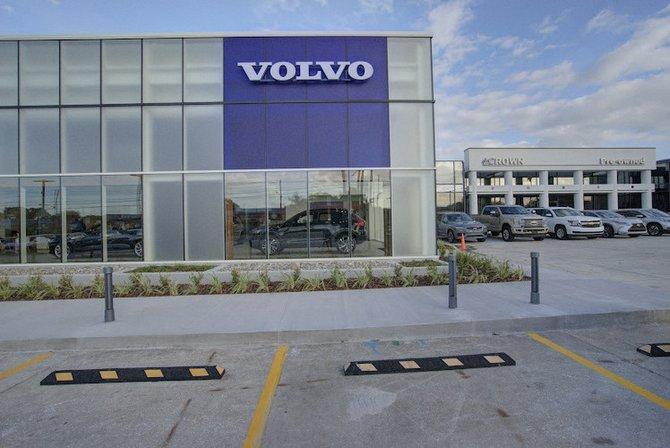 Crown Volvo Cars Service