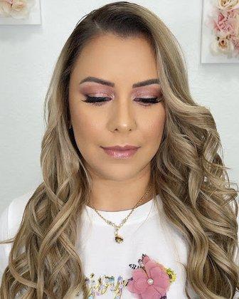 Makeup By Maude & Beauty Bar