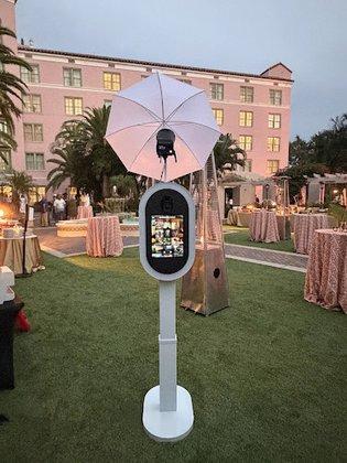 Fiesta 360 Photo Booths Tampa – 360, Digital, AI, Glam