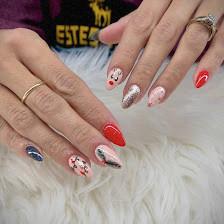 Pure Nail Bar & Spa