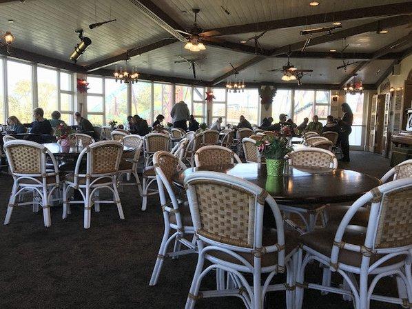 Serengeti Overlook Pub