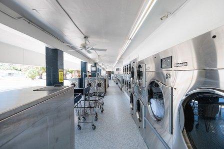 BE-JO Laundromat