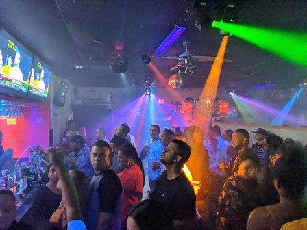 TROPIQUITO Clubhouse Sports Bar