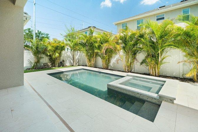 LIV Pools
