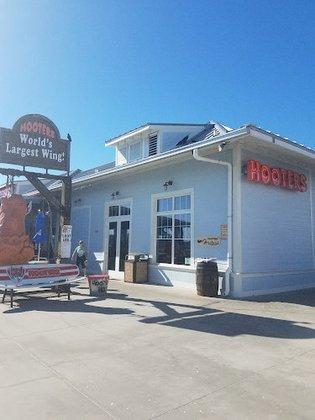 Hooters