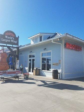 Hooters